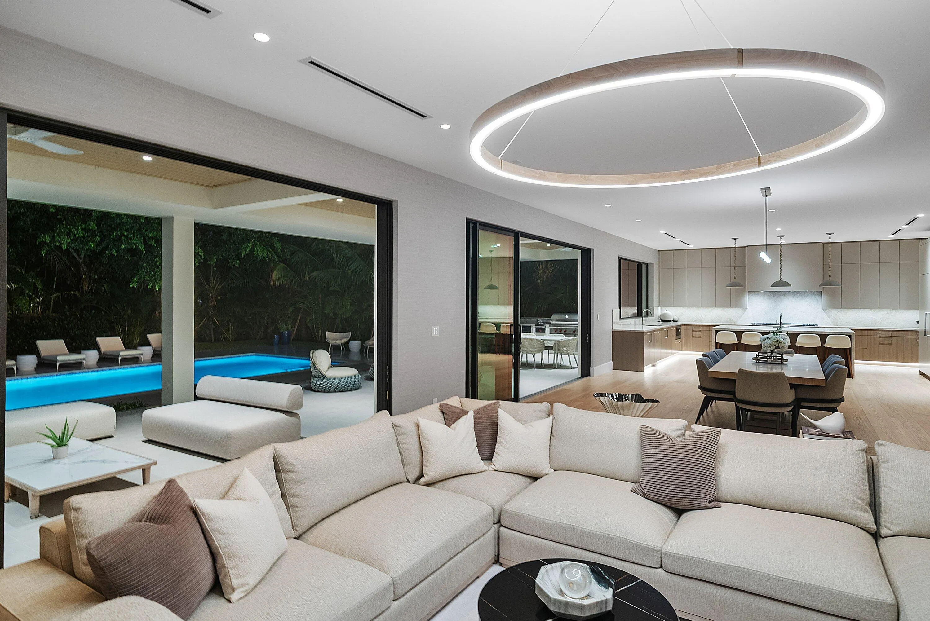 105-145AlhambraPlace-WestPalmBeach-FL-33