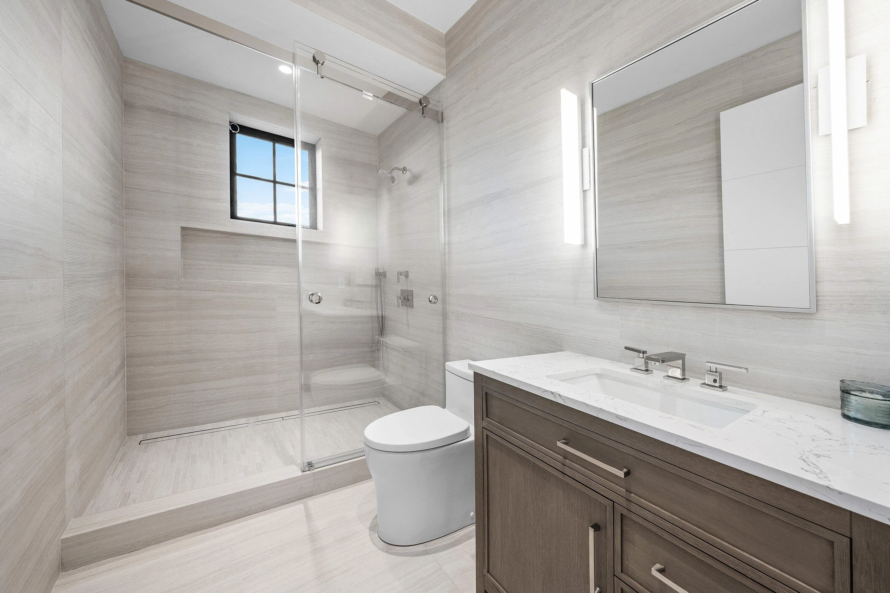 061-145AlhambraPlace-WestPalmBeach-FL-33