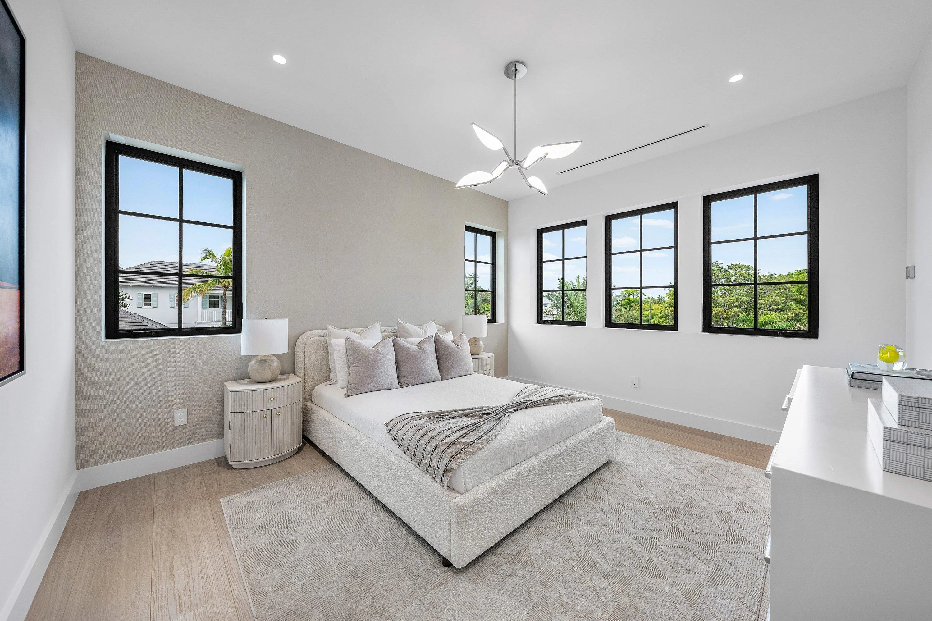 047-145AlhambraPlace-WestPalmBeach-FL-33