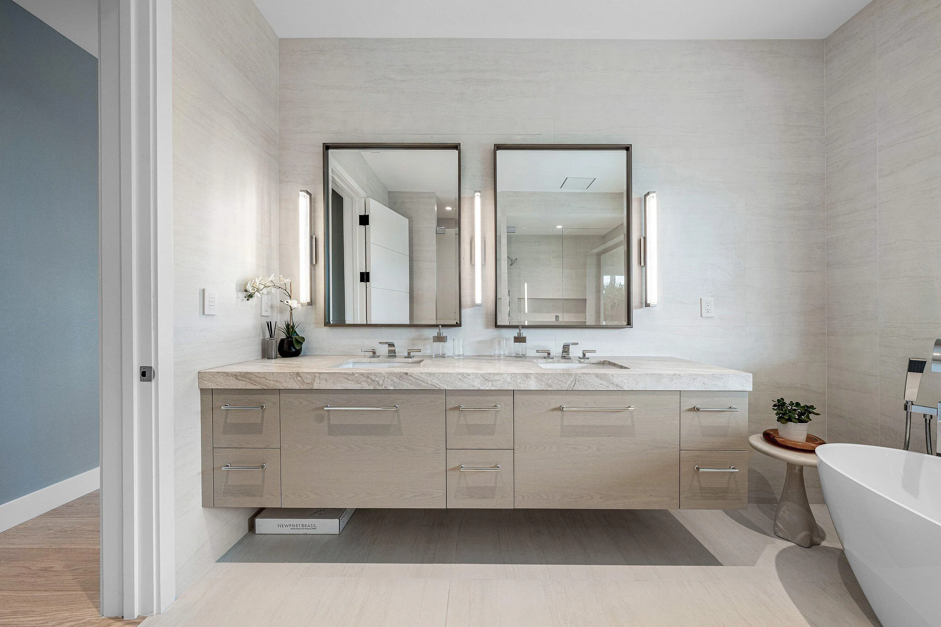 054-145AlhambraPlace-WestPalmBeach-FL-33