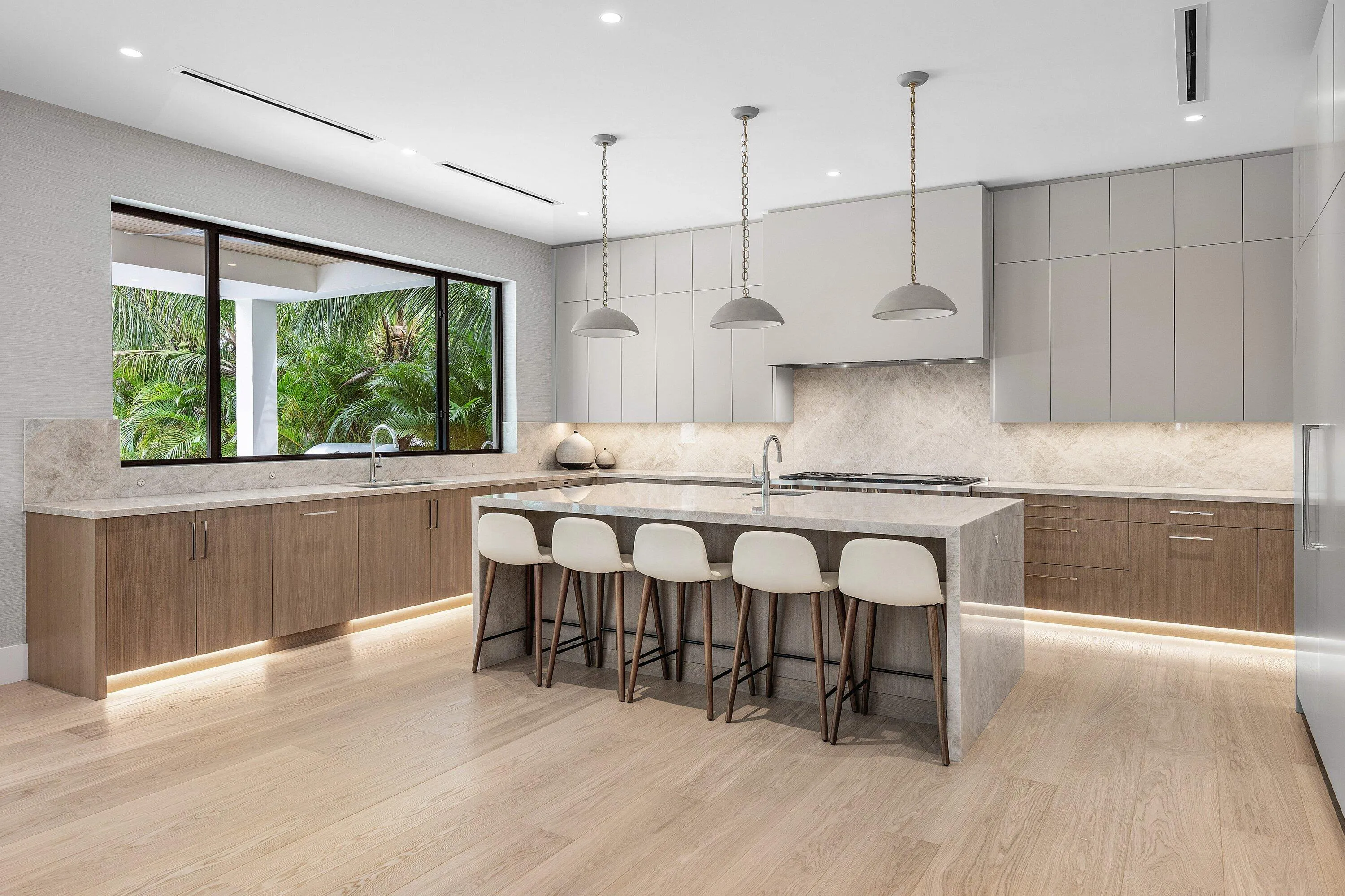 011-145AlhambraPlace-WestPalmBeach-FL-33