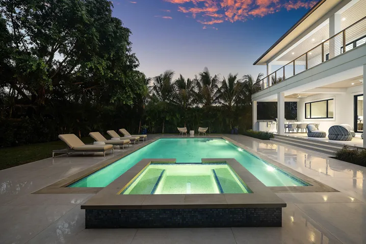 100-145AlhambraPlace-WestPalmBeach-FL-33