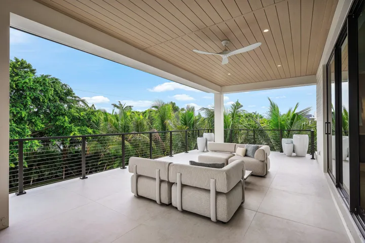 064-145AlhambraPlace-WestPalmBeach-FL-33