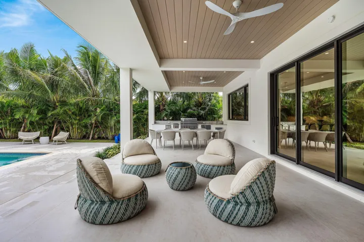 075-145AlhambraPlace-WestPalmBeach-FL-33