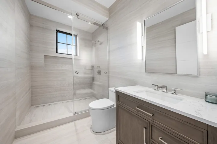 061-145AlhambraPlace-WestPalmBeach-FL-33