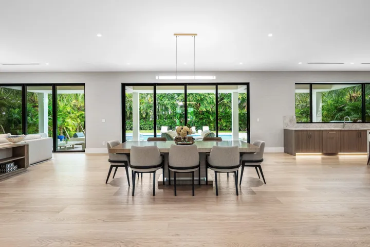 008-145AlhambraPlace-WestPalmBeach-FL-33