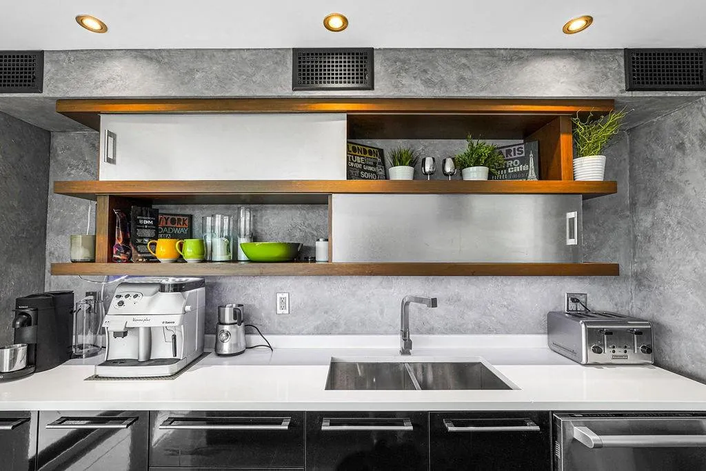 Dramatic contrasting finishes