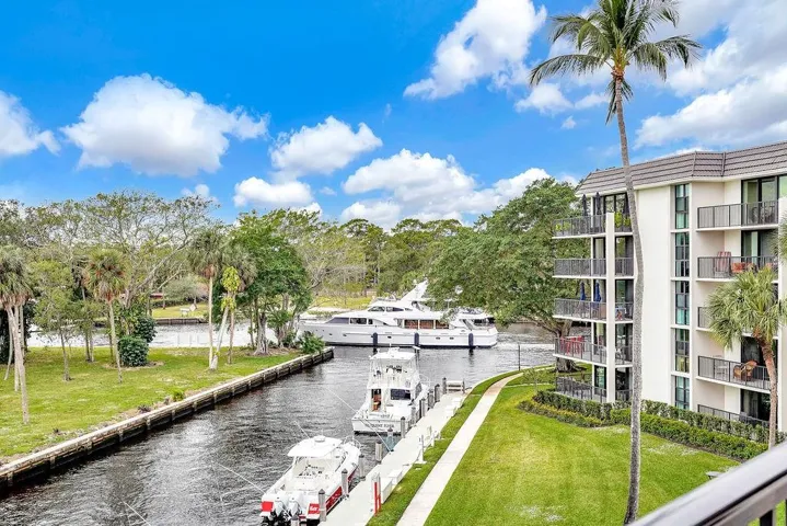Waterfront Canal & New River View