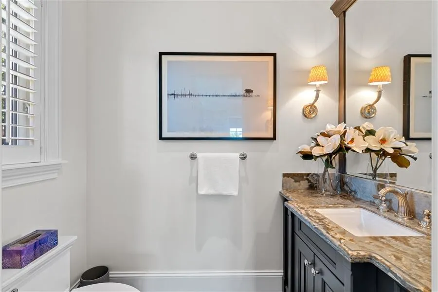 dash_POWDER_ROOM