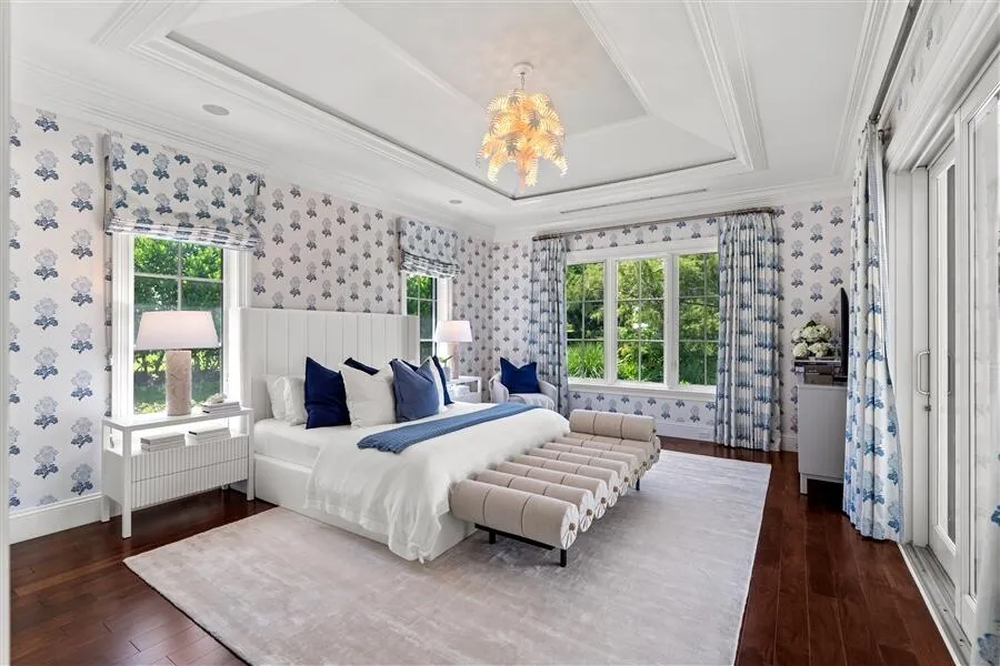 dash_PRIMARY_BEDROOM_ANGLE_LEFT