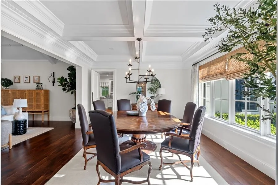 dash_DINING_ROOM_STRAIGHT
