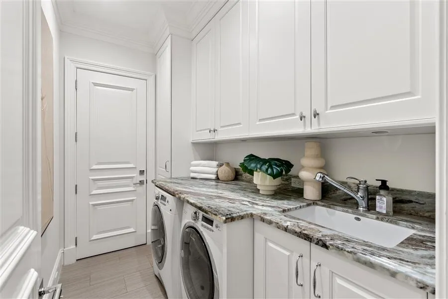 dash_LAUNDRY_ROOM