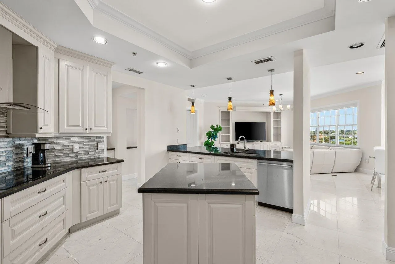 010-3000SHighwayA1a-402-Jupiter-FL-33477