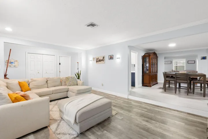 5-web-or-mls-1852 Nw 82 nd Ave Coral Spr