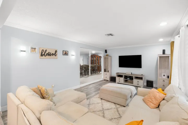 3-web-or-mls-1852 Nw 82 nd Ave Coral Spr