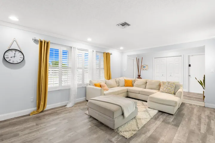 7-web-or-mls-1852 Nw 82 nd Ave Coral Spr