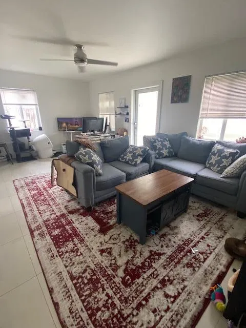 1413 living space