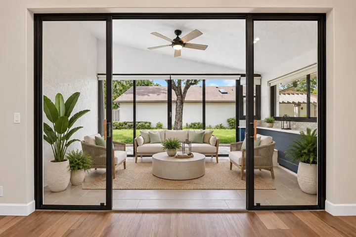 FLORIDA ROOM VIRTUALLY STAGED