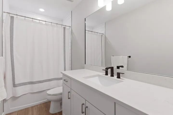 bedroom 1 bathroom