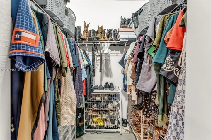 Walking Closet - Master