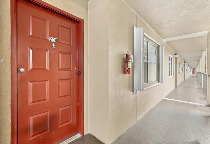 03_exterior entry