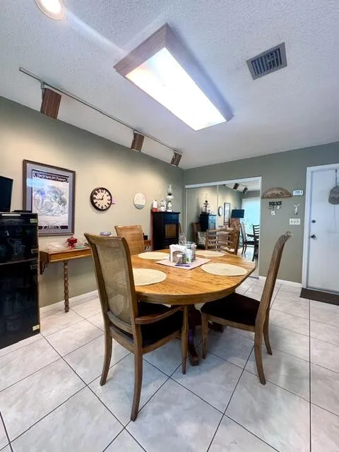 Eat in Kitchen Dining Room
