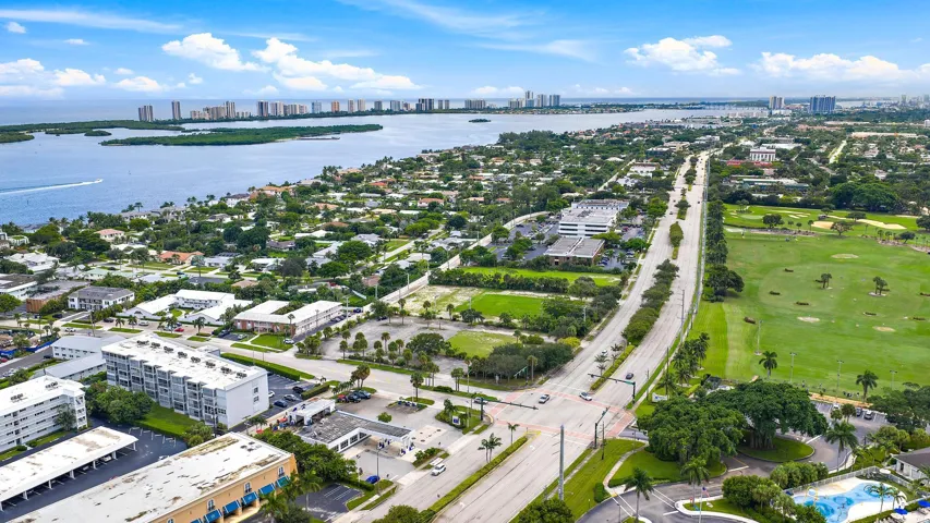 Aerial to the South-North Palm Beach Country Club Amenities