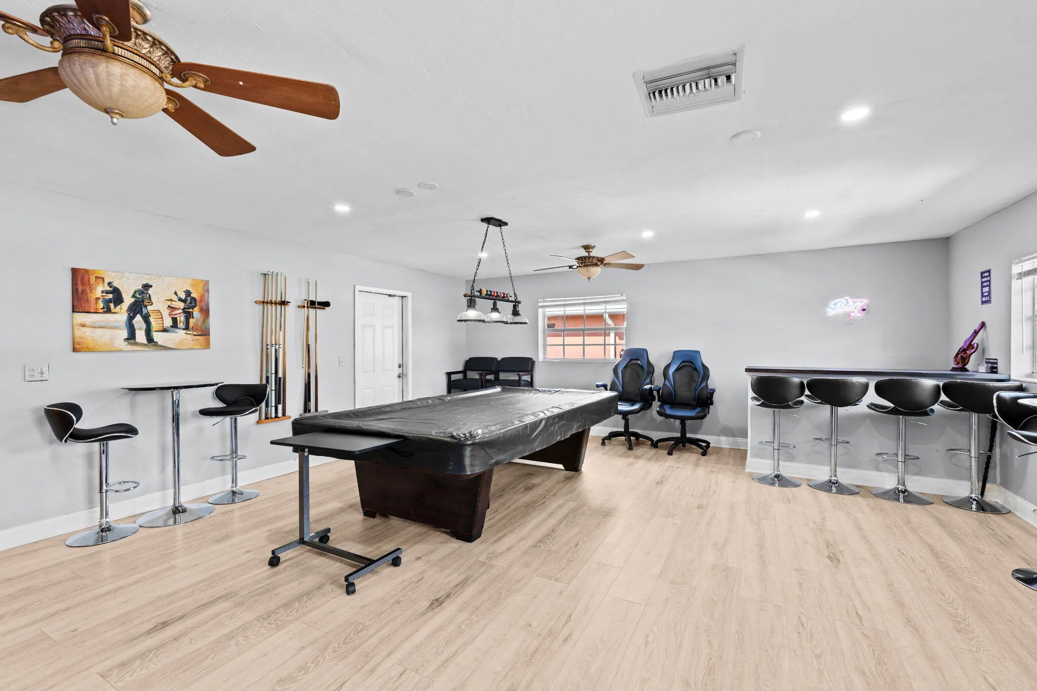 19-web-or-mls-A7408479