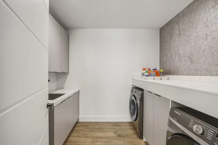 Huge Laundry