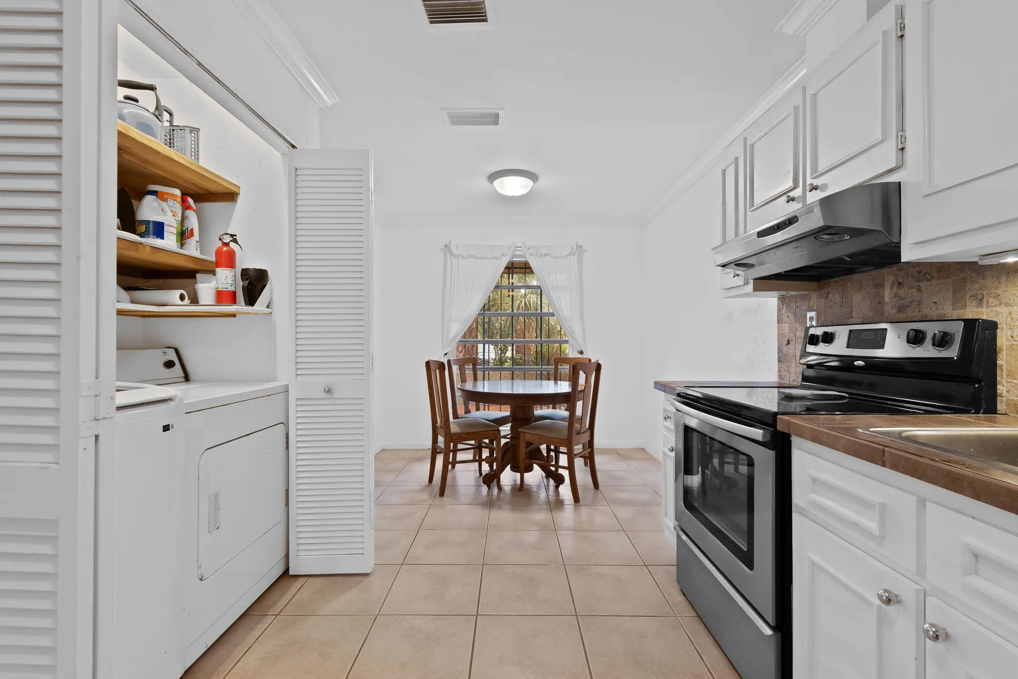 Laundry & Kitchen