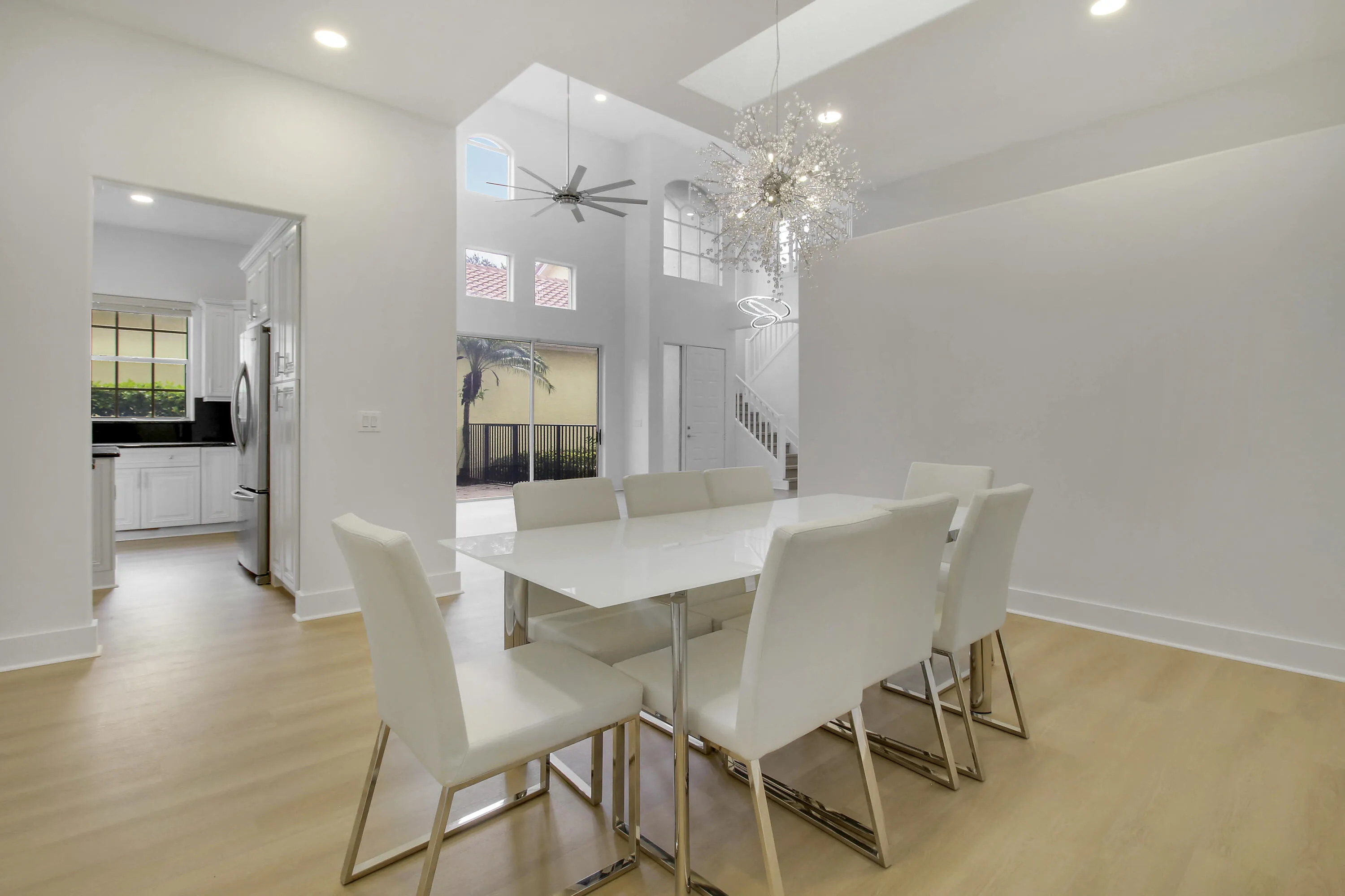 Dining to Family and Kitchen