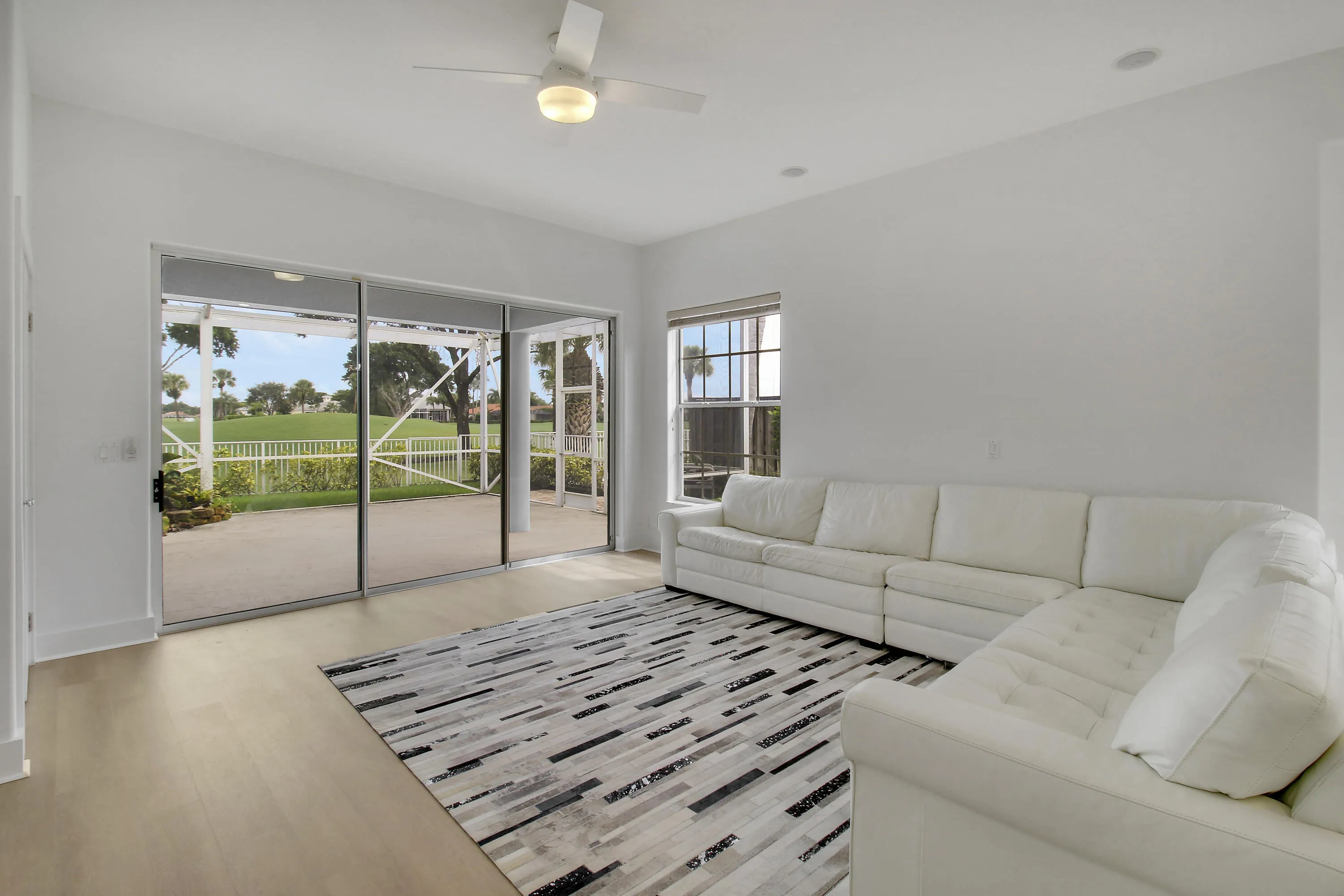 Living Room to Lanai