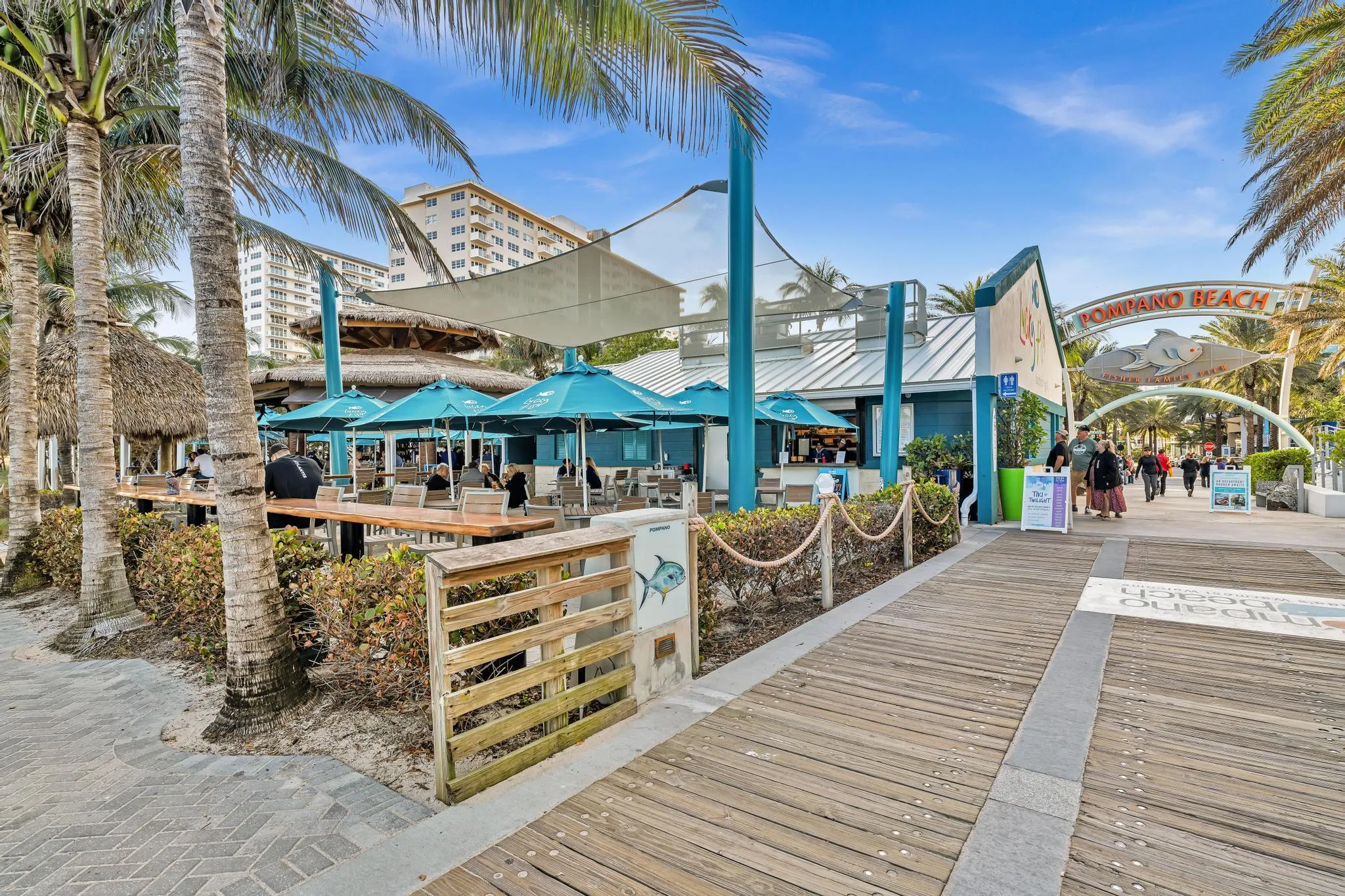 Pier offers dining and live music events