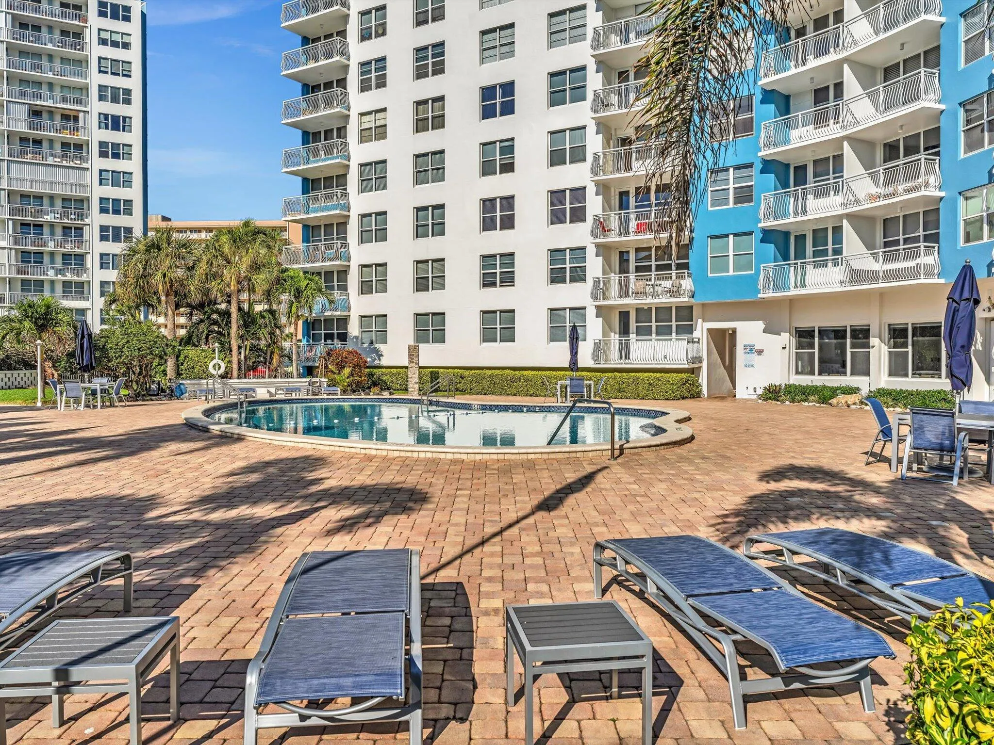 30-06-pool area accomodates multiple gro