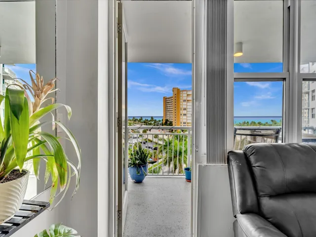 Direct ocean view