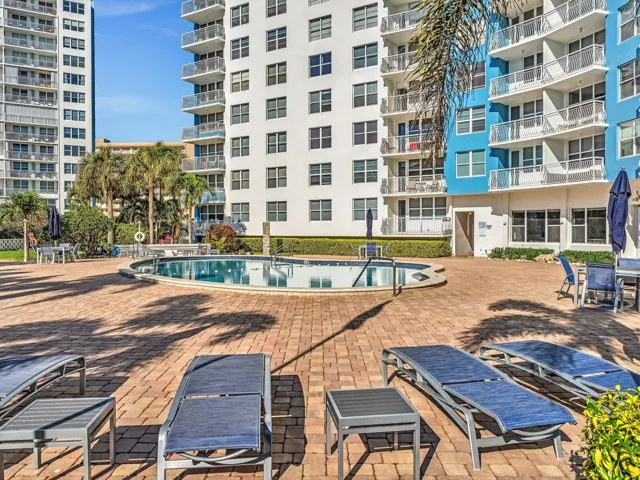 30-06-pool area accomodates multiple gro