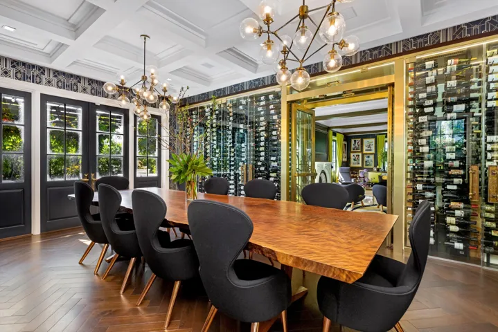 Dining 2