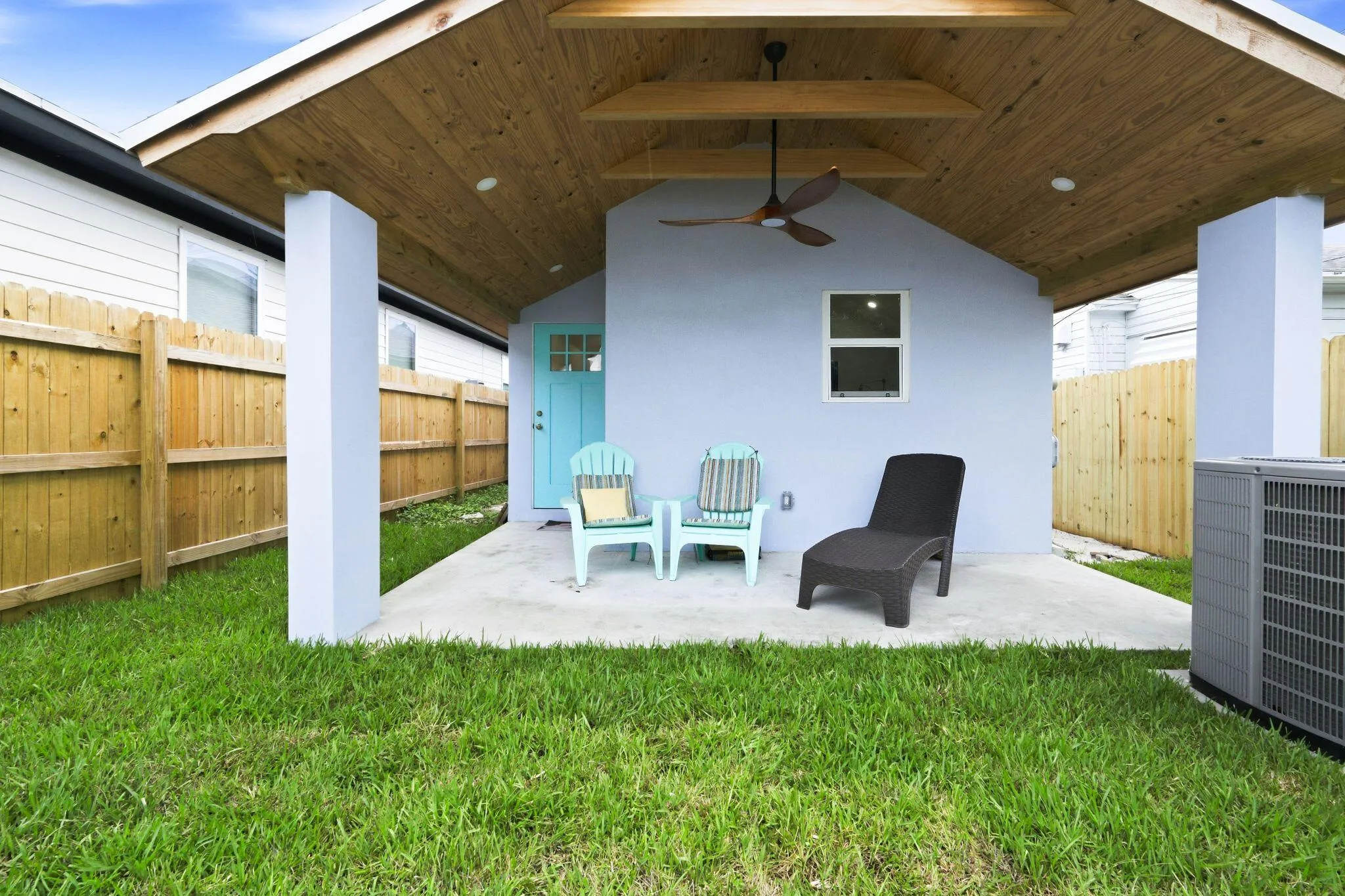 227-S-E-St-Lake-Worth-Beach-MLS-027