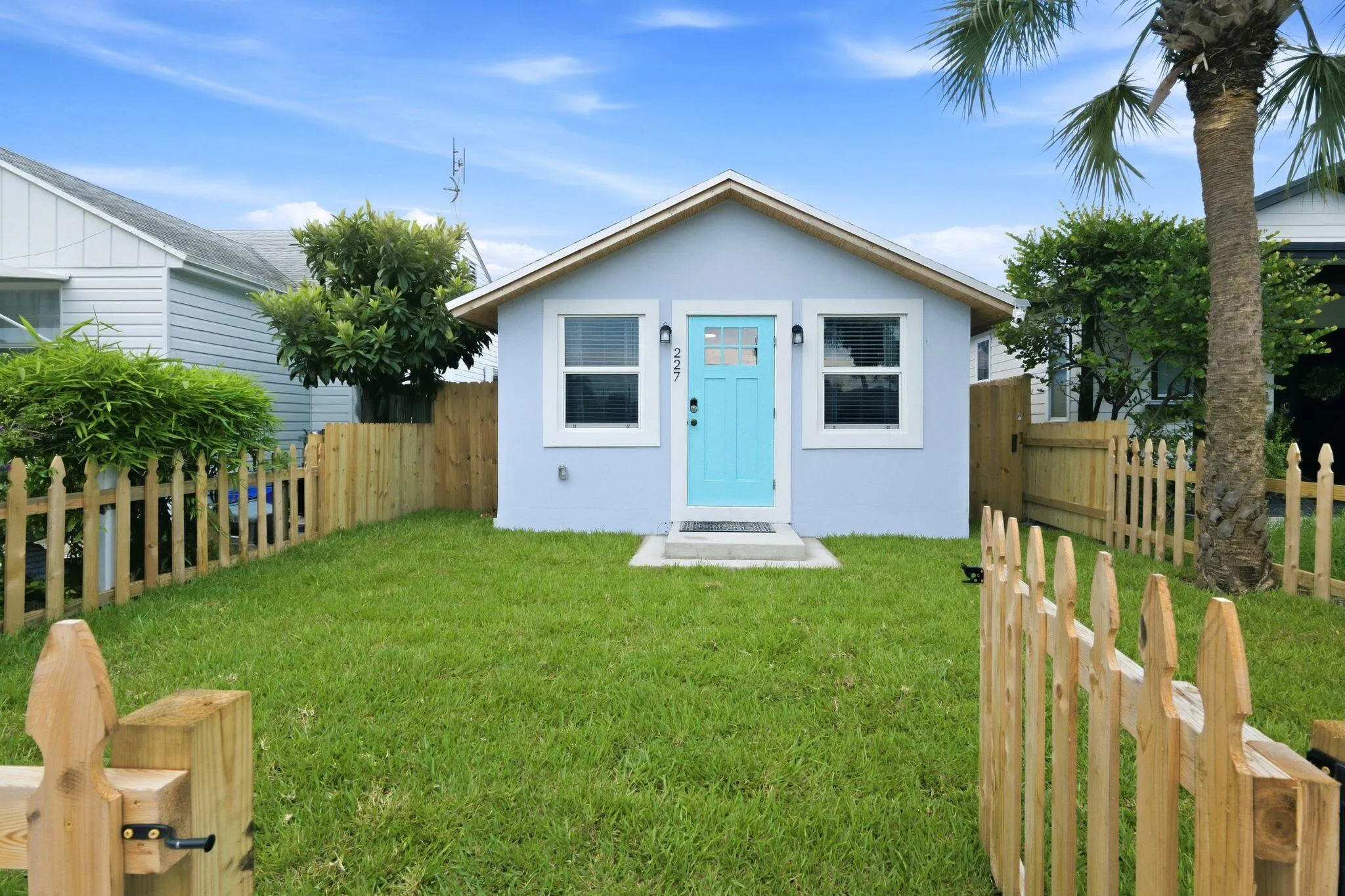 227-S-E-St-Lake-Worth-Beach-MLS-011