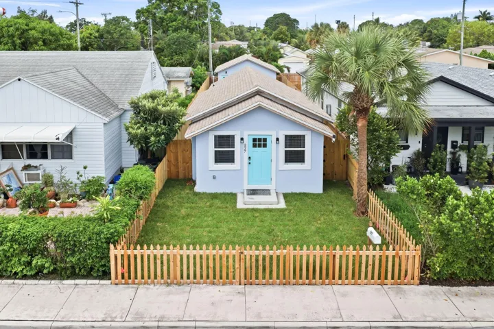 227-S-E-St-Lake-Worth-Beach-MLS-009