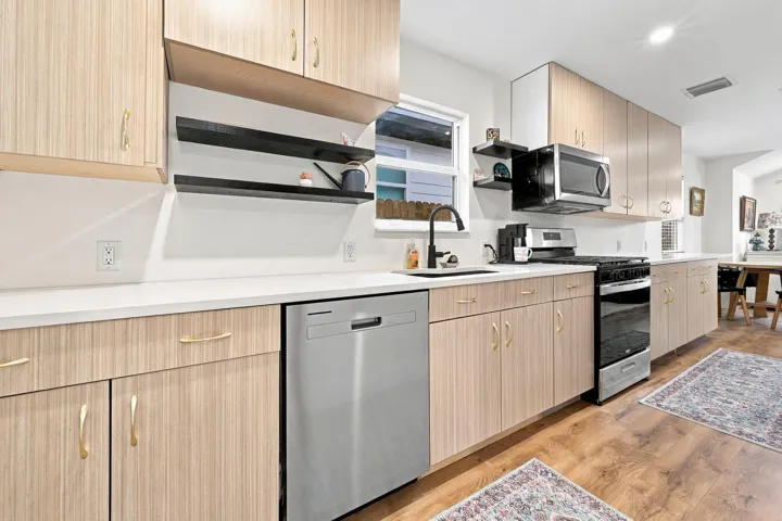 227-S-E-St-Lake-Worth-Beach-MLS-015