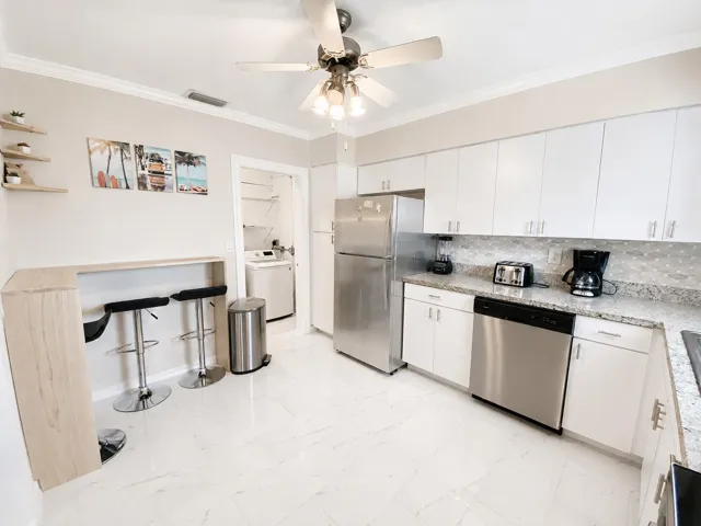 26 kitchen w eat in ai