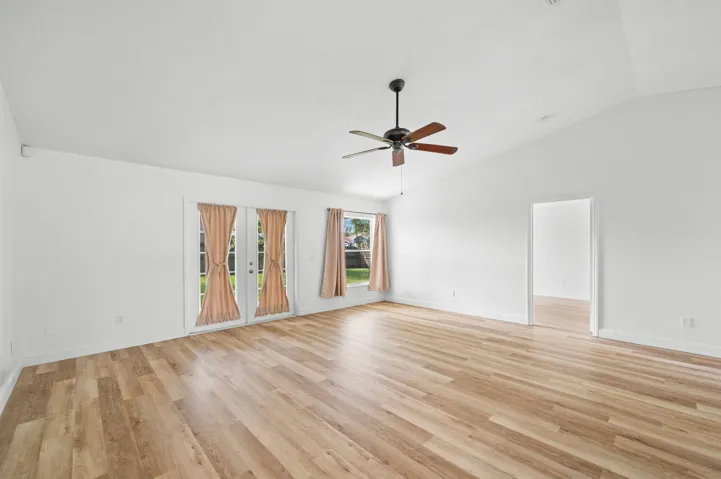 20-web-or-mls-5323 NW Perez Ct - 20