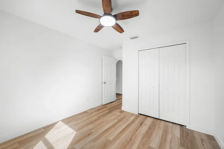 18-web-or-mls-5323 NW Perez Ct - 18