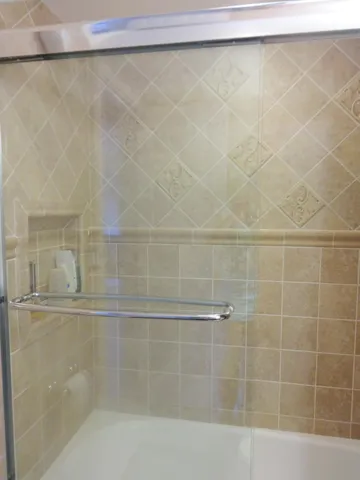 Guest shower tub