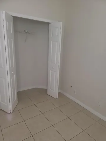 HALIFAX CLOSET 2