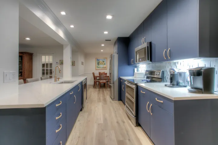 931 NE 23rd Terr-6