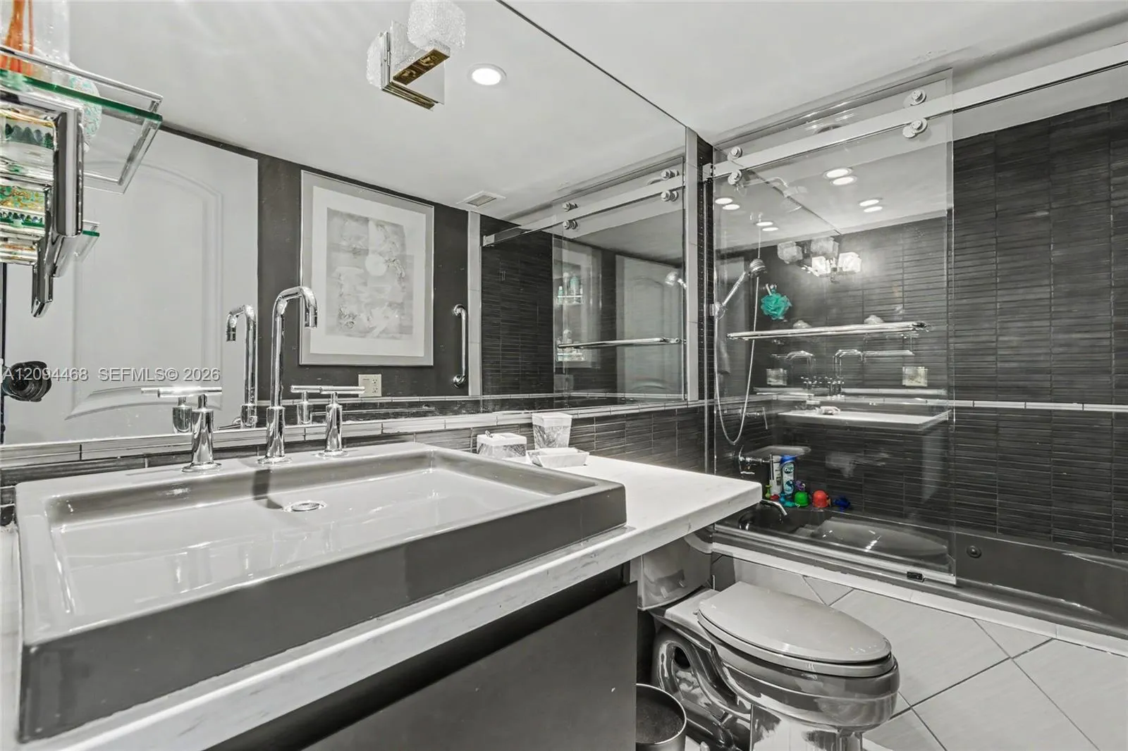 2nd full Bathroom