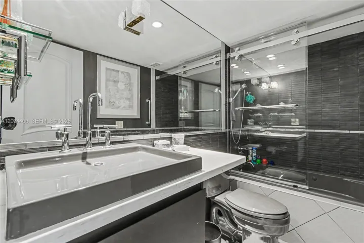 2nd full Bathroom