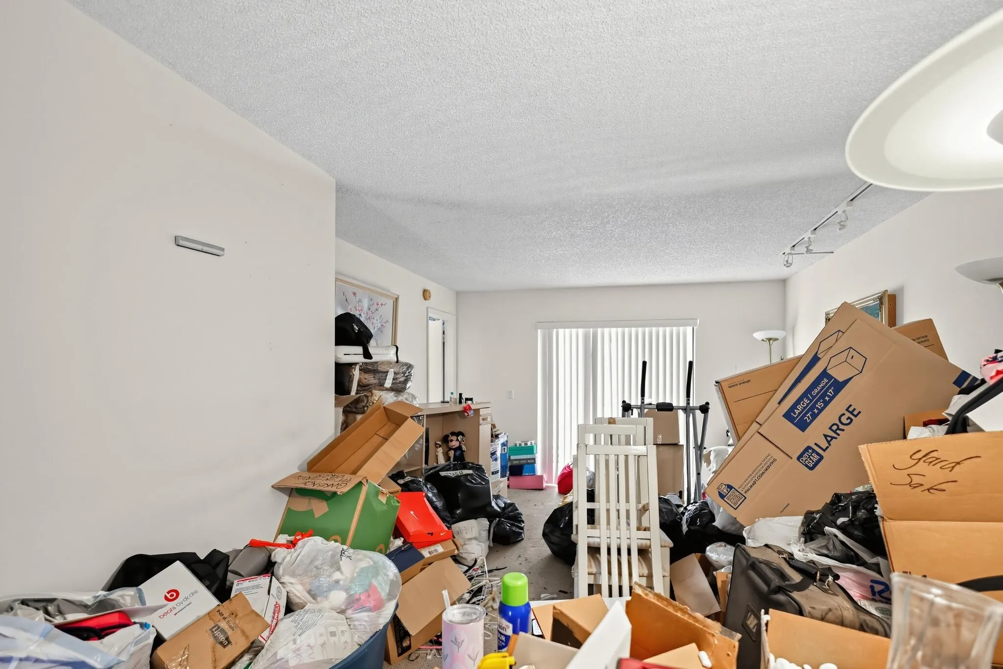 13_Building_177-Living_room-0255